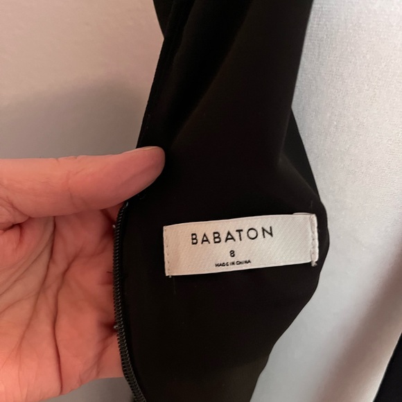 Aritzia Babaton Petros Dress Black
Halter Skater Simple Chic 8 - Picture 7 of 8